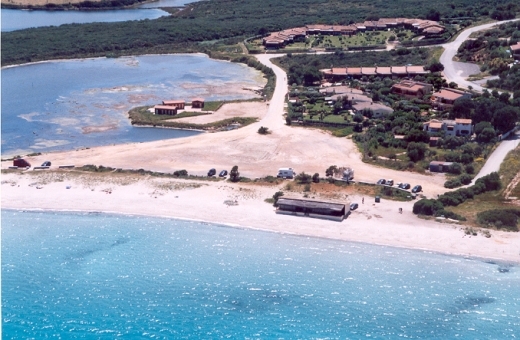 Bar sulla spiaggia a Porto Taverna 